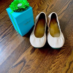 Blush Patent Tieks size 9